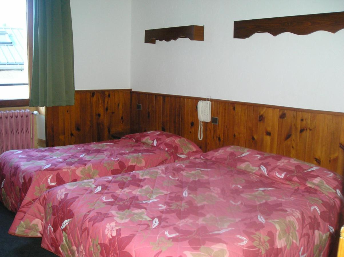 Hotel Du Soleil Divonne-les-Bains Oda fotoğraf